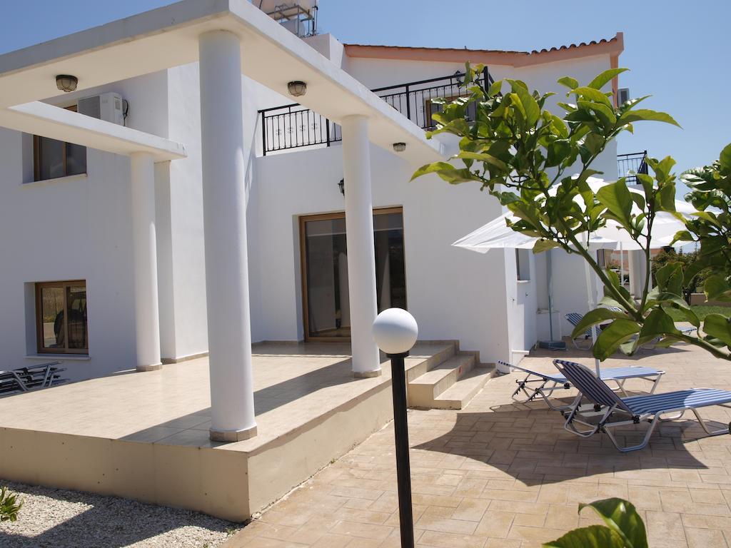 Mariandy Villa 2 Coral Bay Exterior photo